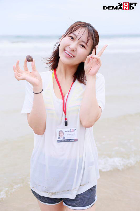 「平山言芭・田中依知星ら巨乳OL4名が水着姿で同僚とドキドキ企画に挑戦!マジックミラー号体験」のサンプル画像2枚目