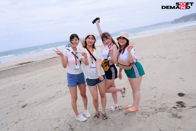 「平山言芭・田中依知星ら巨乳OL4名が水着姿で同僚とドキドキ企画に挑戦!マジックミラー号体験」のサンプル画像4枚目