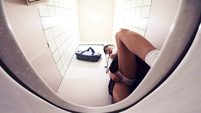 「素人女子校生の下校中オナニー流出動画|パンチラ&局部アップで発情期の恥ずかしい姿を激写」のサンプル画像8枚目