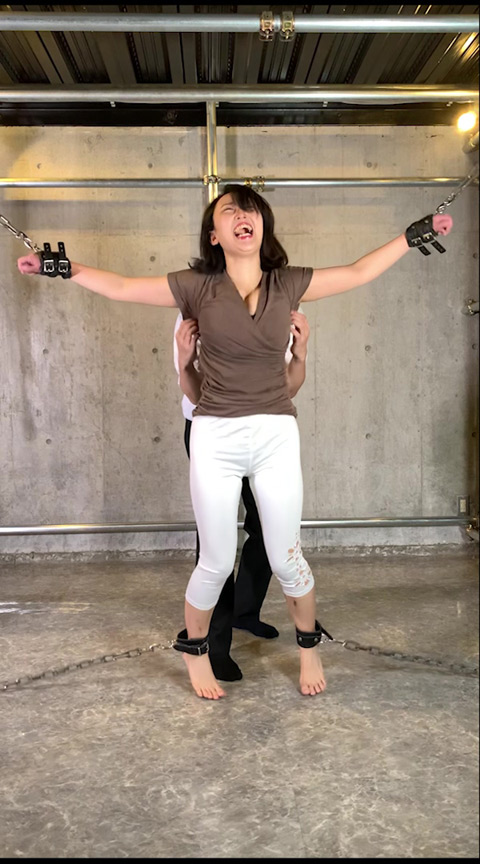 「海埜ほたるのくすぐり責め動画｜悶絶必至のこそばし拷問プレイが見逃せない」のサンプル画像4枚目