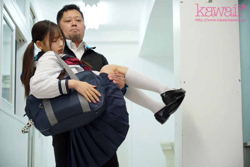 「美城るる 制服美少女の中出し＆濃厚キス接吻プレイ スレンダー女子生徒の感じる姿が堪らない」のサムネイル