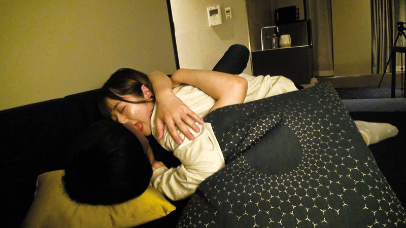 「【素人】ペロペロフレンズ彼女のご奉仕フェラとキス接吻ハメ撮り映像 COGM-022」のサンプル画像2枚目