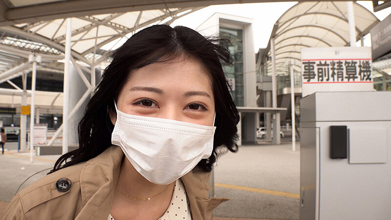 「スレンダー美人CAとホテルでハメ撮り中出し!スチュワーデスコスプレの濃厚プレイ」のサンプル画像7枚目