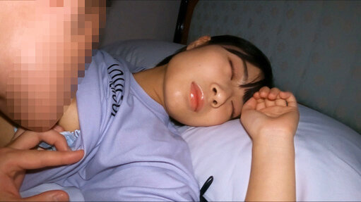 「【素人JK】美少女女子校生の部活合宿で3P体験！流出映像で話題の秘密の夜事情」のサンプル画像10枚目