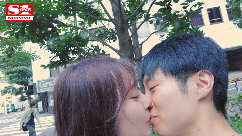 「楓ふうあの濃厚キス・接吻責めがエロい!スレンダー巨乳痴女の長身お姉さんに朝まで犯される」のサムネイル