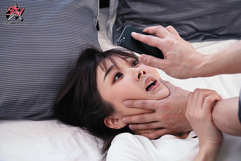 「大槻ひびき・吉良りん出演｜美人妻がハーレム中出しで淫らに乱れる人妻プレイ動画」のサンプル画像10枚目