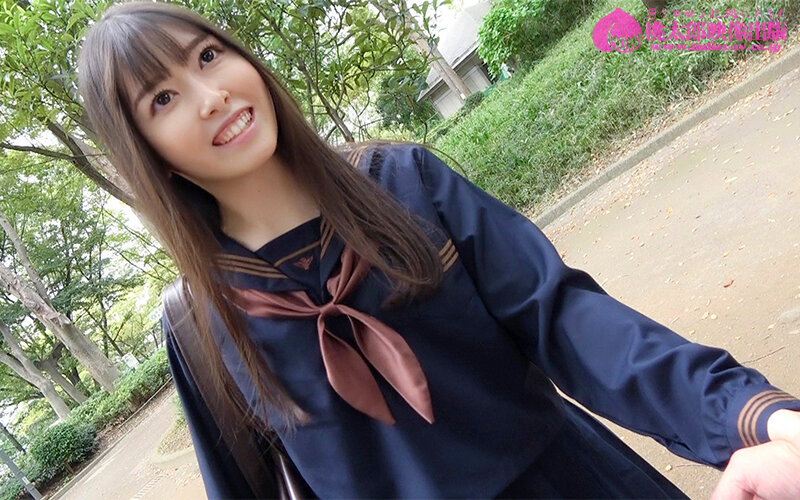 「竹内美涼がスクール水着＆ブルマ姿で中出しハメ撮り！学生服コスプレも必見の作品」のサムネイル