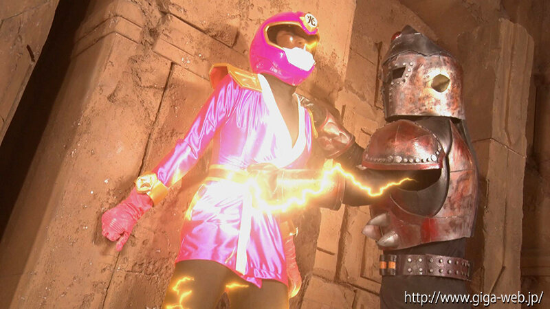 「目黒ひな実・新川ゆず出演！女戦士サムライピンクが囚われ調教される屈辱のヒロインドラマ」のサンプル画像8枚目